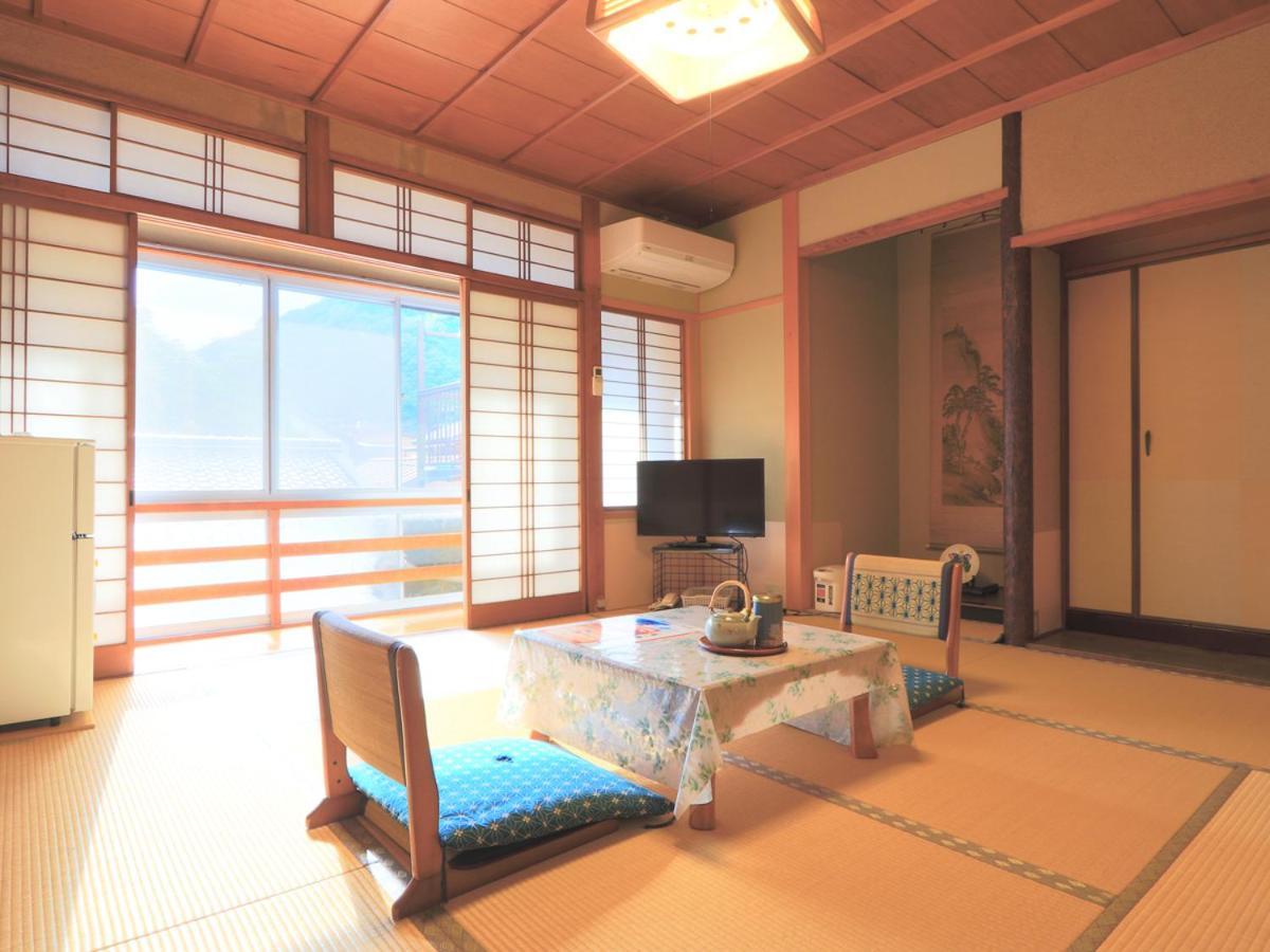 Ougiya Ryokan Тоёока Экстерьер фото