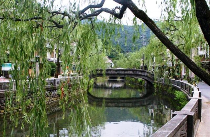 Ougiya Ryokan Тоёока Экстерьер фото